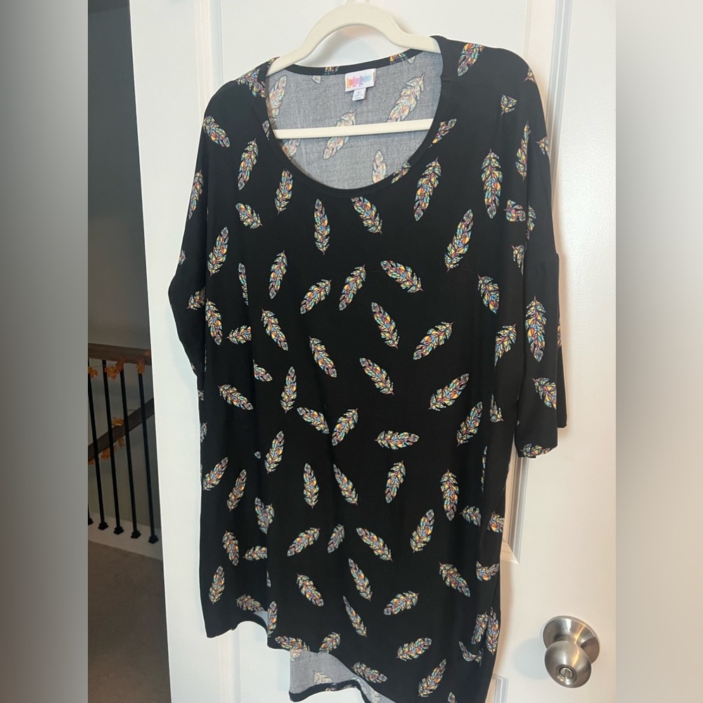 Super Soft XL Irma Black with Feathers